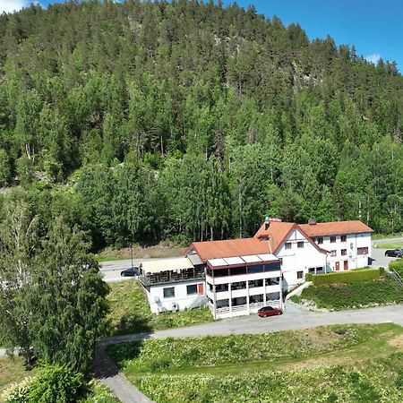 Kroderen Kro & Motel As Hamremoen 外观 照片