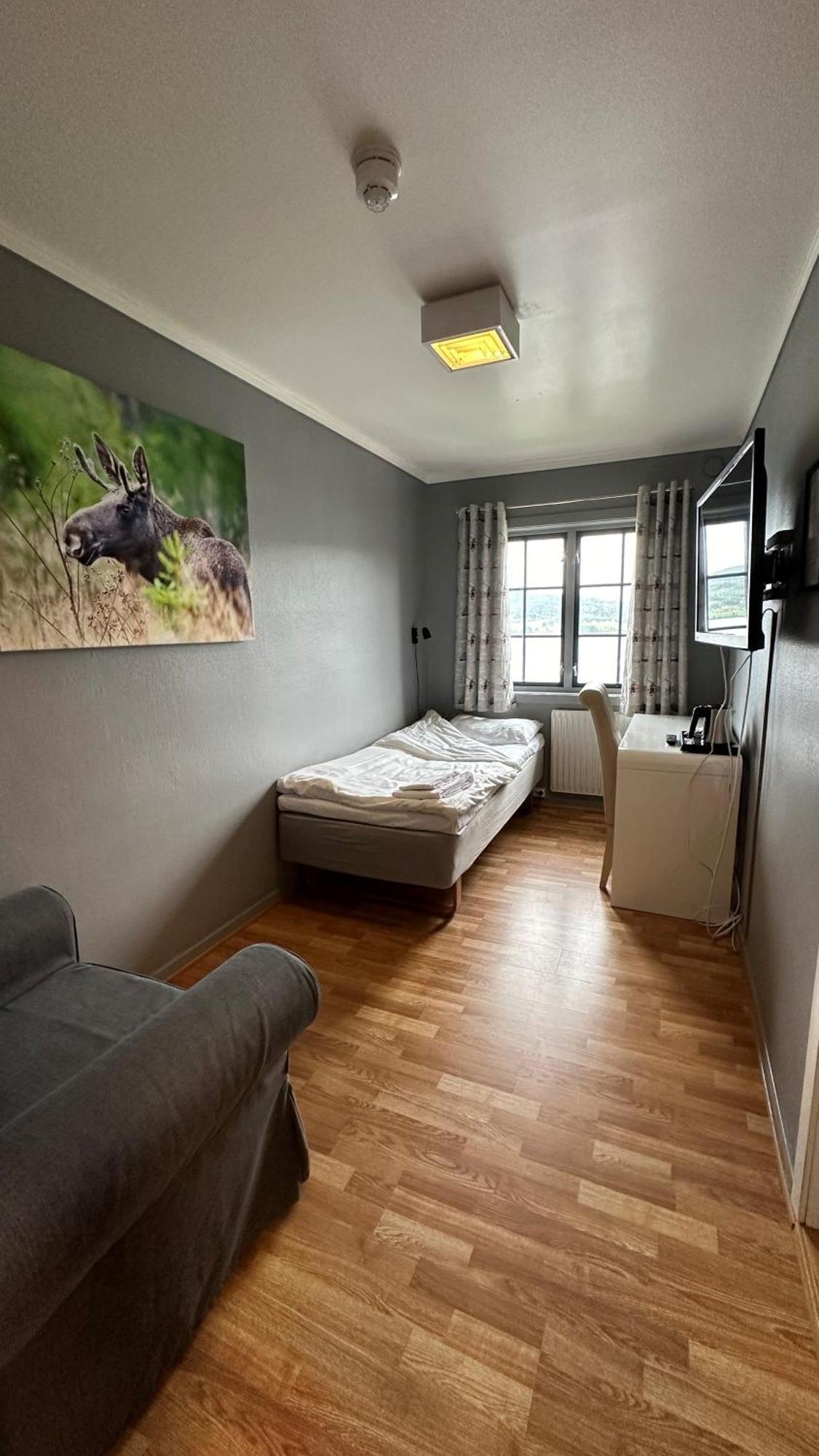 Kroderen Kro & Motel As Hamremoen 外观 照片