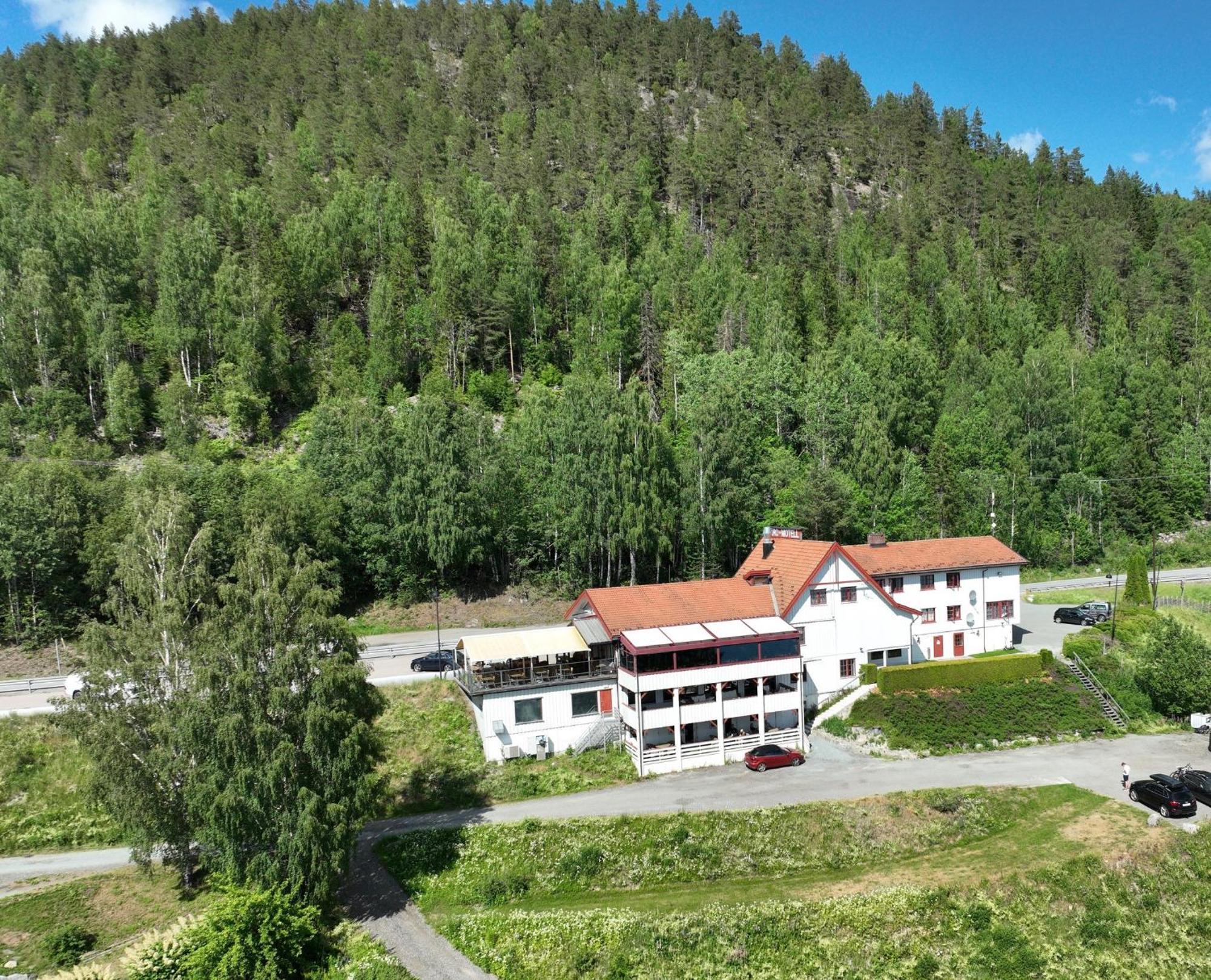 Kroderen Kro & Motel As Hamremoen 外观 照片